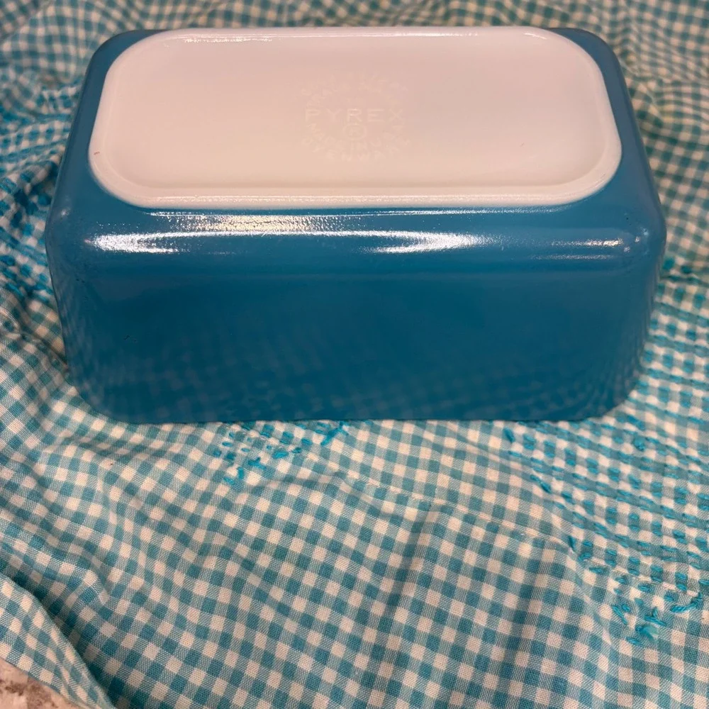 Vintage Pyrex 502-B Blue Refrigerator Dish with 502C-Glass Lid